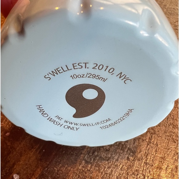 Disney Frozen S’Well Bottle 10oz NWT - Picture 6 of 7